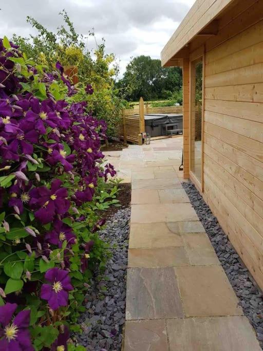 הוילה צ'יפנהאם Moors Wood Relaxing ,Tranquil Retreat With Hot Tub מראה חיצוני תמונה