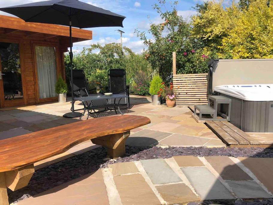 הוילה צ'יפנהאם Moors Wood Relaxing ,Tranquil Retreat With Hot Tub מראה חיצוני תמונה