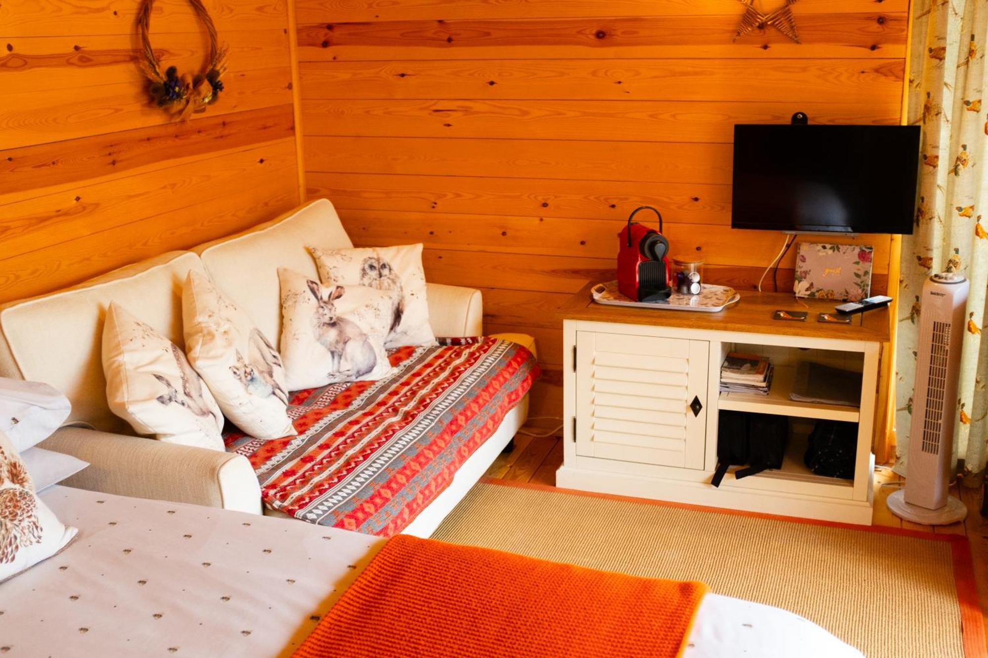 הוילה צ'יפנהאם Moors Wood Relaxing ,Tranquil Retreat With Hot Tub מראה חיצוני תמונה