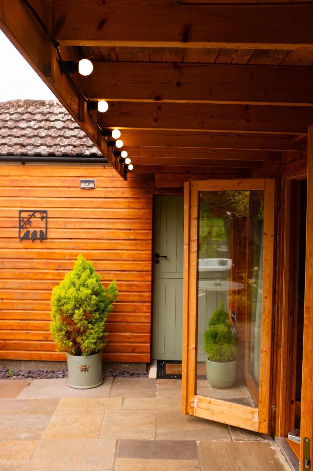 הוילה צ'יפנהאם Moors Wood Relaxing ,Tranquil Retreat With Hot Tub מראה חיצוני תמונה
